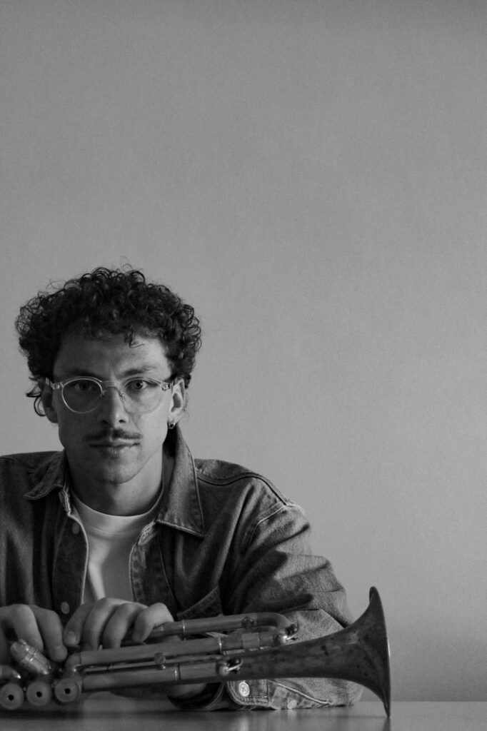 Met dit gloednieuwe kwintet legt Cedric zijn muzikale hart bloot. De composities zijn puur, eerlijk en organisch. Ze bieden ruimte voor interpretatie en resulteren in een symbiotische ervaring tussen band en publiek.