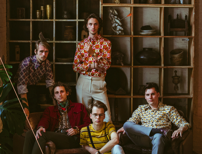 Rutger Mathys is een meesterlijk muzikant die zowel binnen als buiten de grenzen van de muziek sfeervolle landschappen schept. Maar het allerbelangrijkst: hij overstijgt die grenzen!